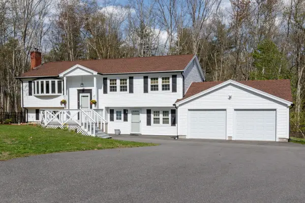 11 Mathew Drive Drive, Merrimack, NH 03054