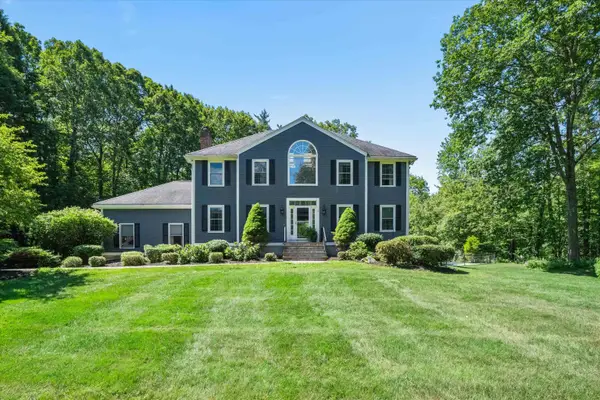 55 Page Lane, Hampstead, NH 03841