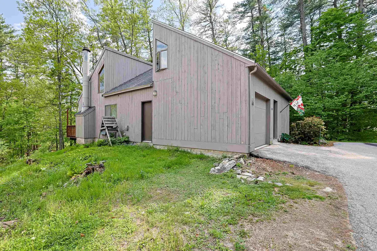 44 Coburn Woods Drive, Nashua, NH 03063 - #1