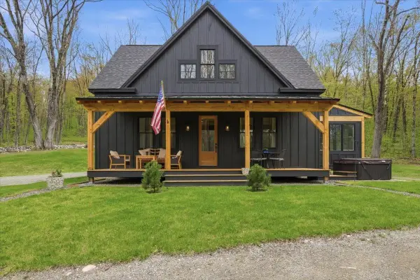 155 Brookman Road, Pownal, VT 05261