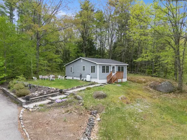 25 S Mayhew Turnpike, Hebron, NH 03241