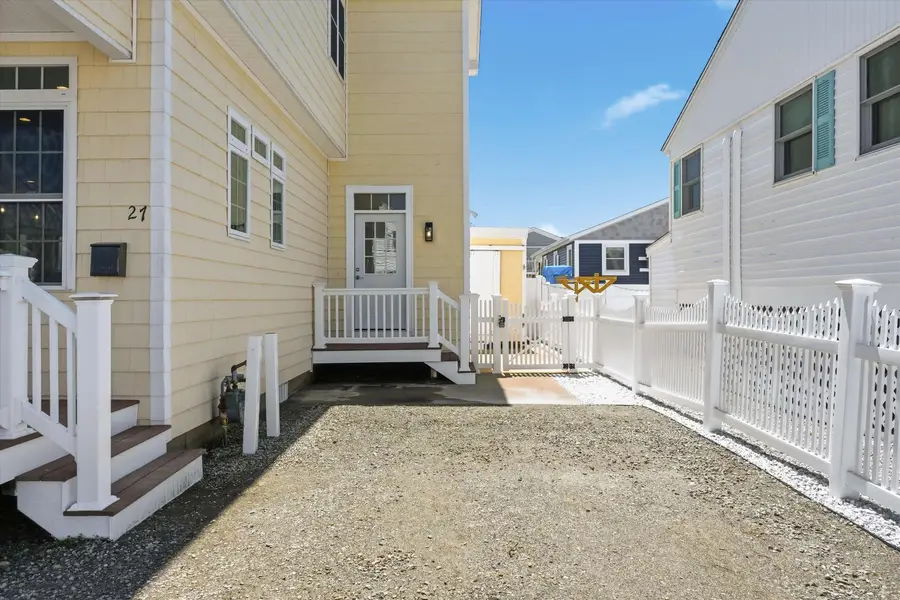 27 Bittersweet Lane, Hampton, NH 03842 - #2