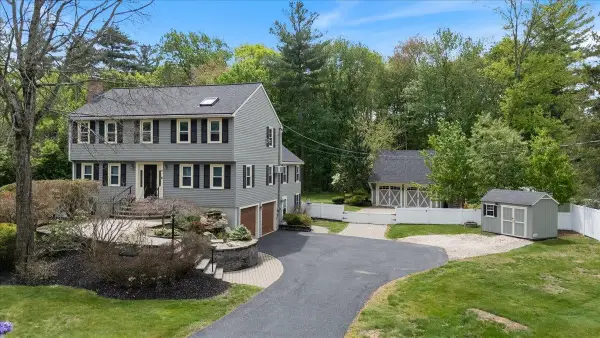 4 Applewood Lane, Salem, NH 03079
