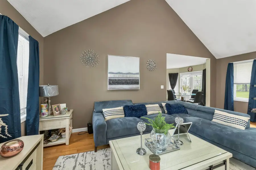 12 Chester Road, Derry, NH 03038 - #3