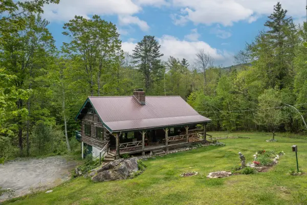 287 Powder Mill Road, Londonderry, VT 05148