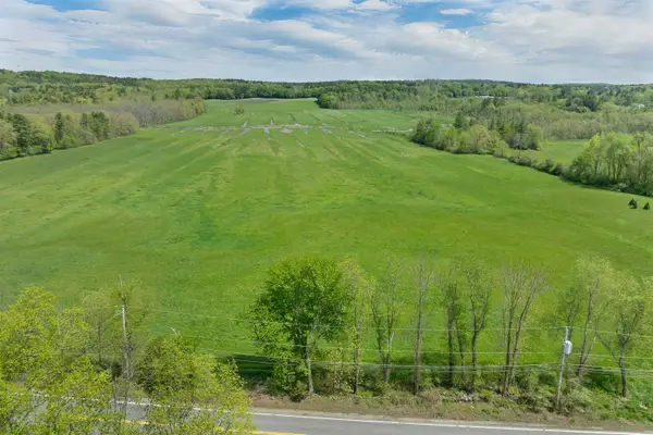 90 North Road, East Kingston, NH 03827