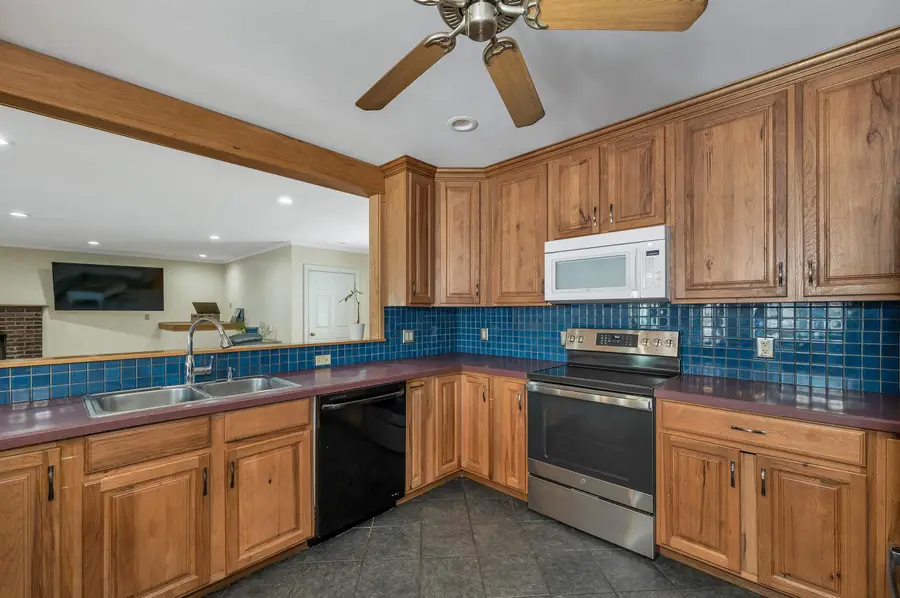 15 Adams Avenue, Seabrook, NH 03874 - #2