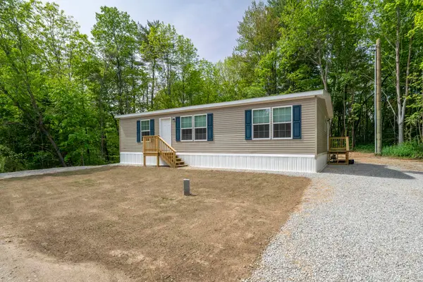 11 Hill Street, Hillsborough, NH 03244