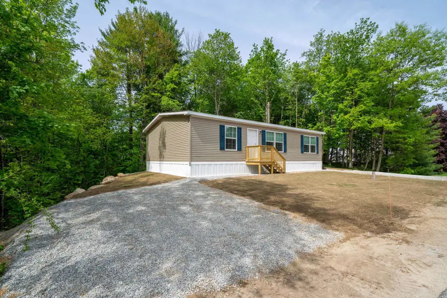 11 Hill Street, Hillsborough, NH 03244 - #3