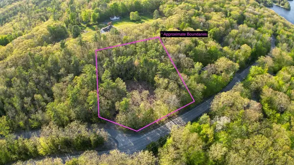 7 Double Diamond Drive, Grantham, NH 03753