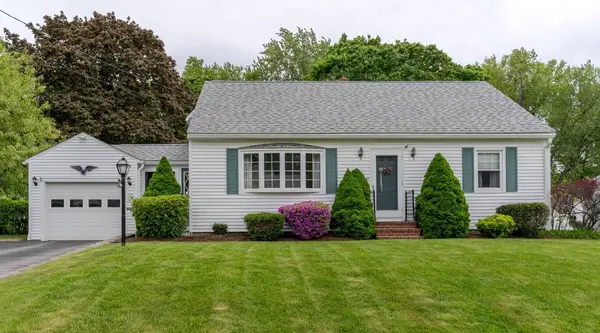 8 Lowell Avenue, Dover, NH 03820