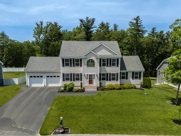 158 Standish Lane, Hudson, NH 03051