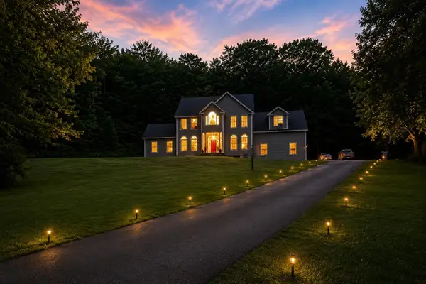 8 STONE FARM Road, Barrington, NH 03825-0000
