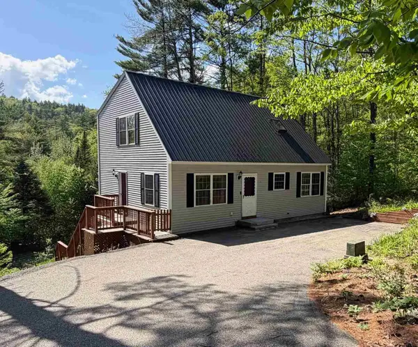 83 Tabor Circle, Albany, NH 03818-7332