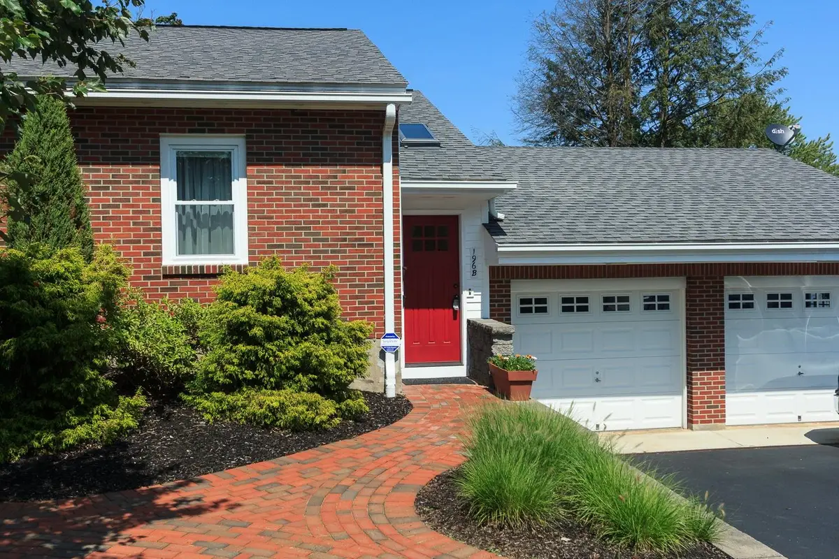 196B Norfolk Street #B (right-side), Manchester, NH 03103 - #1