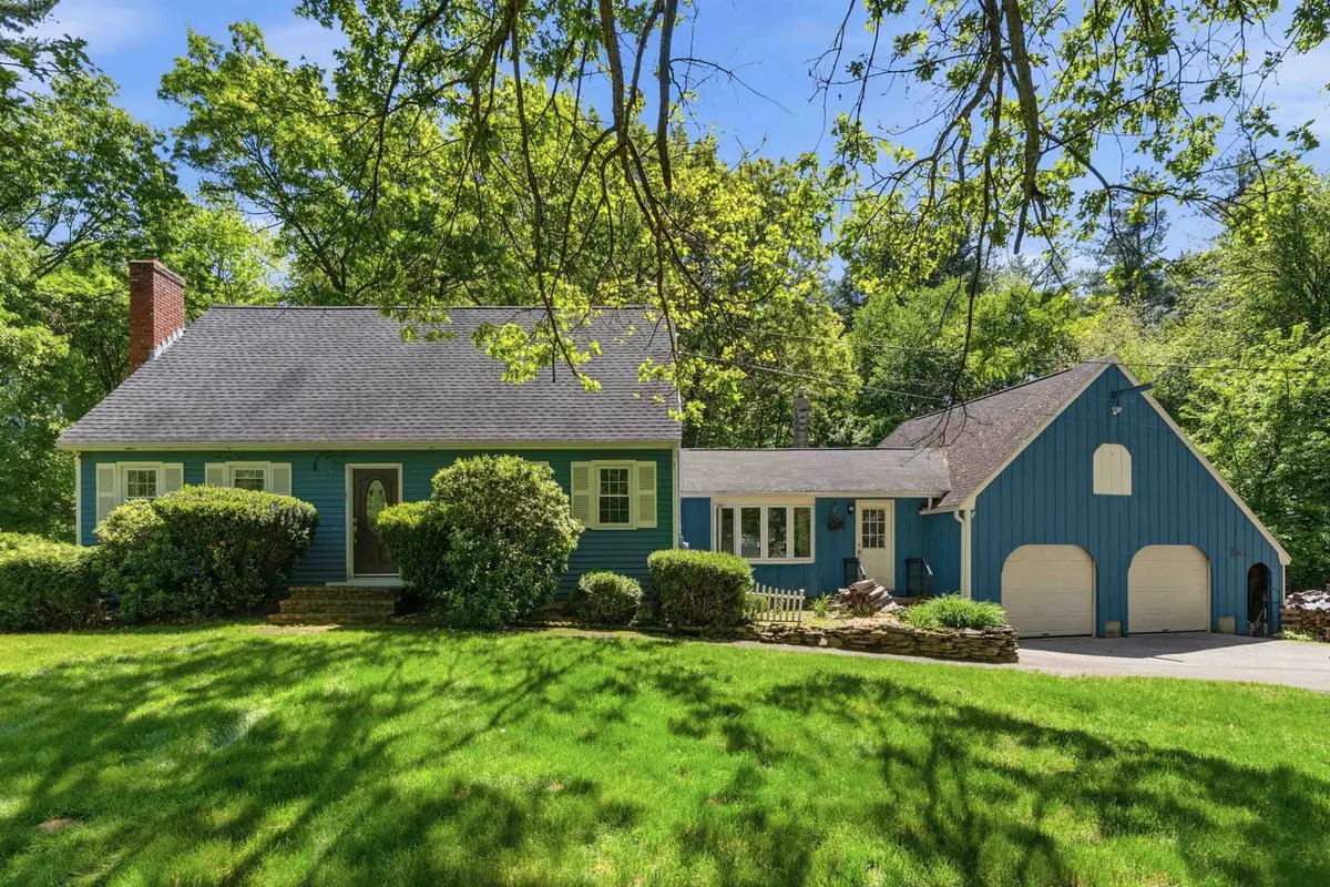 12 Crescent Circle, Pelham, NH 03076 - #1