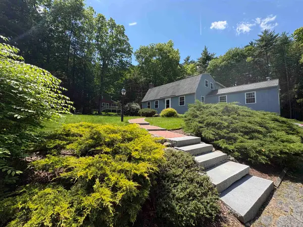 22 Deerwood Drive, Amherst, NH 03031