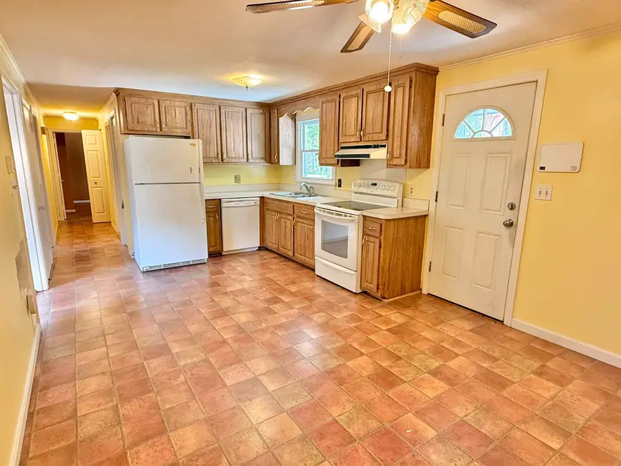 4 Rita Avenue, Pelham, NH 03076 - #3