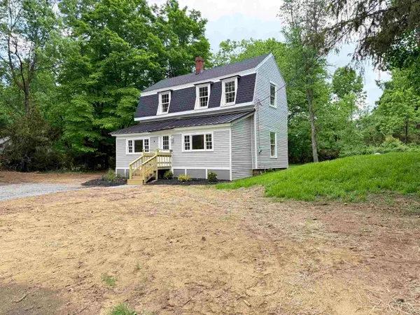 19 Depot Road, Kingston, NH 03848