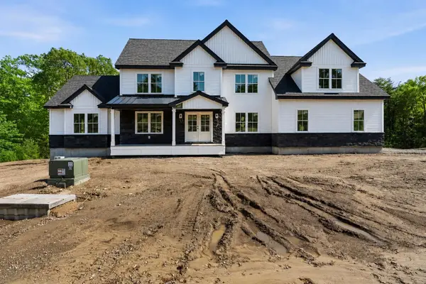 42 Canterbury Road, Pelham, NH 03076
