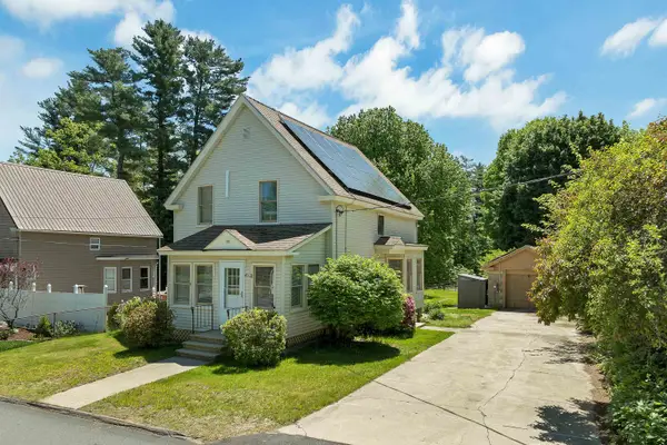 11 Grove Street, Derry, NH 03038