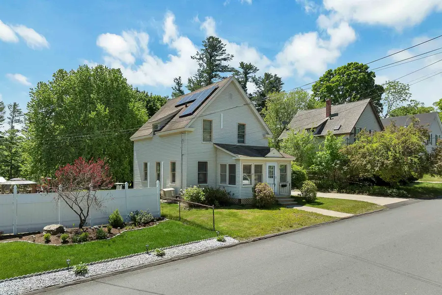 11 Grove Street, Derry, NH 03038 - #3