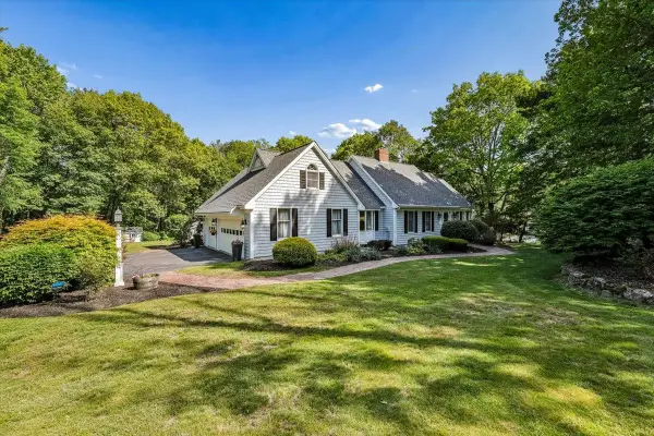 22 Kent Street, Windham, NH 03087