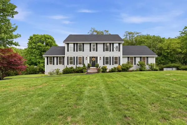 2 Emileo Lane, Salem, NH 03079