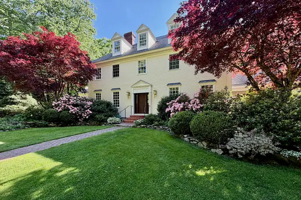 8 Ship Rock Road, North Hampton, NH 03862