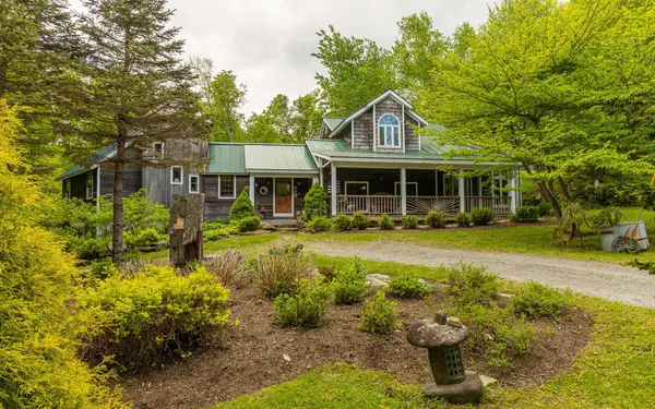 8 Twin Rocks Road, Dover, VT 05356