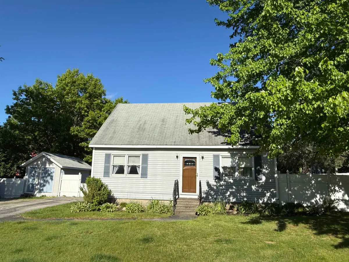 7 Willow Street, Allenstown, NH 03275 - #1