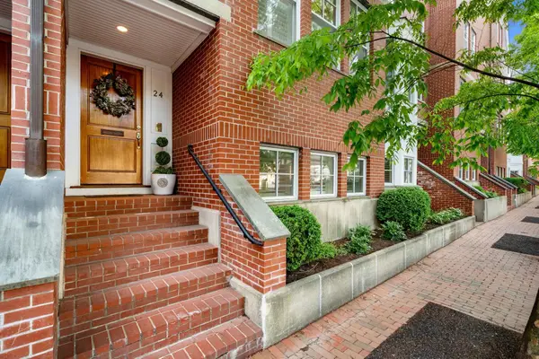 24 Porter Street, Portsmouth, NH 03801