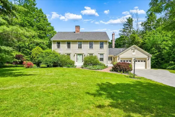 1 Briarwood Lane, Durham, NH 03824