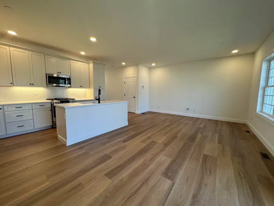 8C Dearborn Circle, Goffstown, NH 03045 - #3