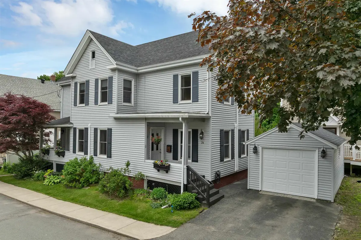 24 Chester Street, Amesbury, MA 01913 - #1