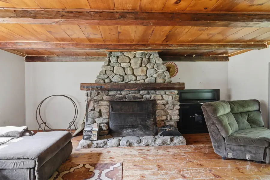 32 East Lull Place, New Boston, NH 03070 - #3