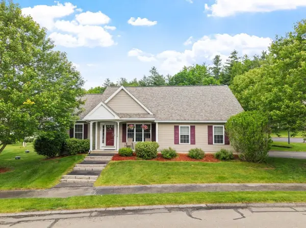 22 Dixon Drive, Litchfield, NH 03052
