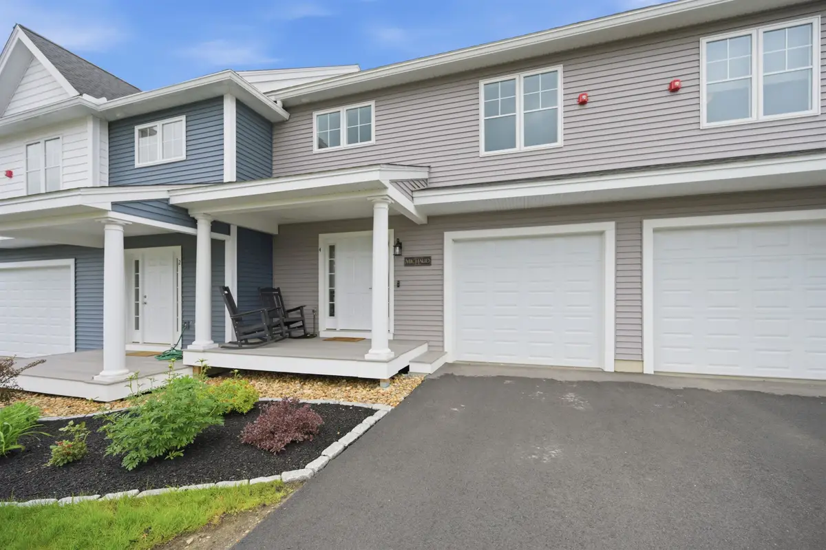 4 Autumn Lane, Raymond, NH 03077 - #1