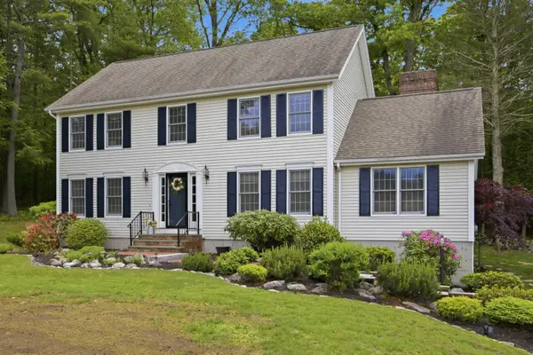3 Faye Lane, Londonderry, NH 03053