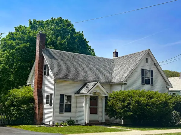 36 Green Street, Rockingham, VT 05101