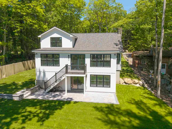 39 Lakeview Drive, Nottingham, NH 03290