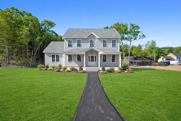 10 Blaisdell Court, Raymond, NH 03077