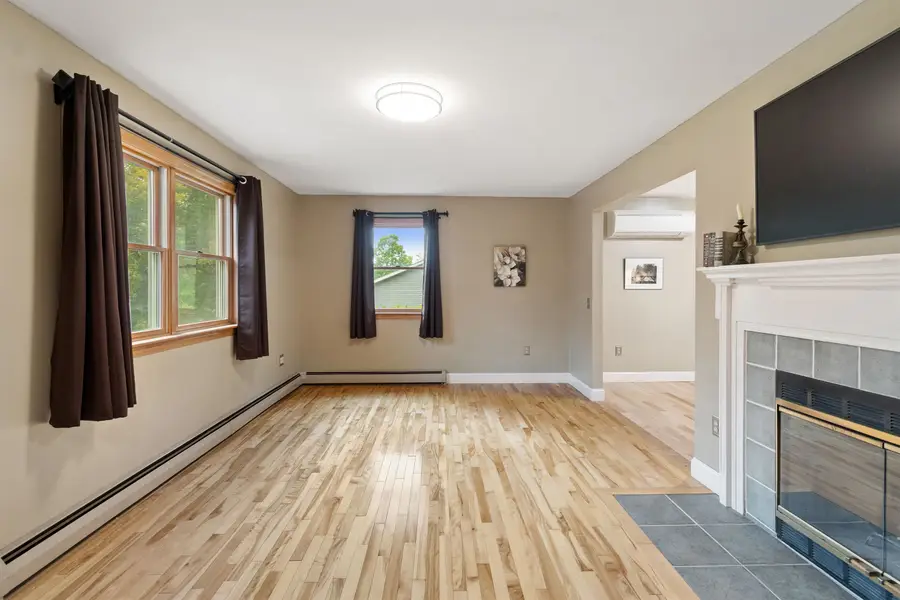697 East Hill Road, Richmond, VT 05477 - #3