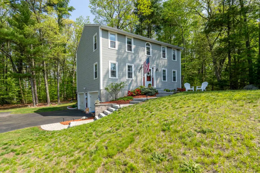 30 Royal Lane, Londonderry, NH 03053 - #3