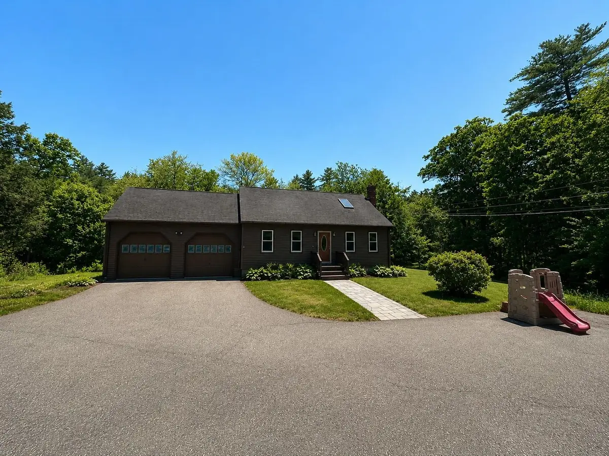 125 Main Street, Raymond, NH 03077 - #1