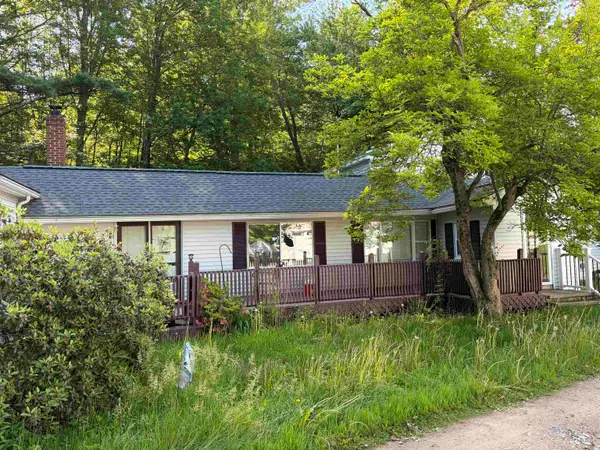 29 Cove Road, East Kingston, NH 03827