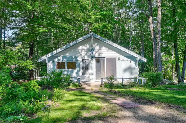 27 Ash Street, Conway, NH 03860
