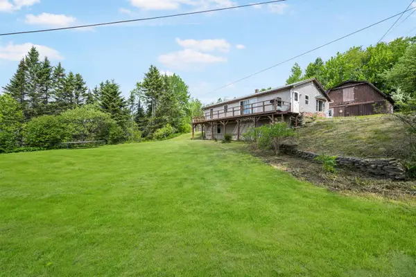 25 Lake Francis Drive, Pittsburg, NH 03592