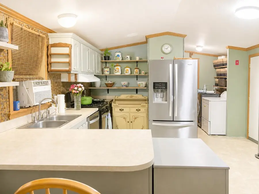 10 Hummingbird Lane, Raymond, NH 03077 - #3