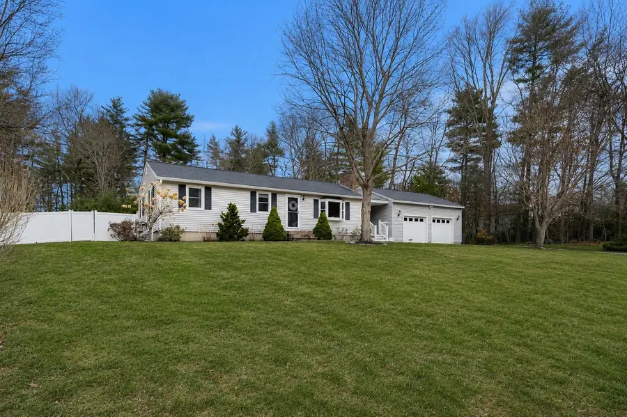 5 Falcon Drive, Pelham, NH 03076 - #3